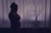 Το στρες στην εγκυμοσύνη λόγω της πανδημίας επιδρά αρνητικά στον εγκέφαλο του εμβρύου