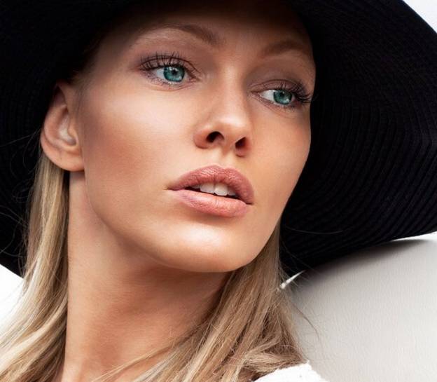 Fractional Blepharoplasma και Hyaluronic Skin Booster σημαίνει βλεφαροπλαστική χωρίς χειρουργείο