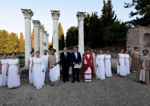 Κως: Αναπαράσταση του Όρκου του Ιπποκράτη με τη συμμετοχή 34 γιατρών από όλο τον κόσμο
