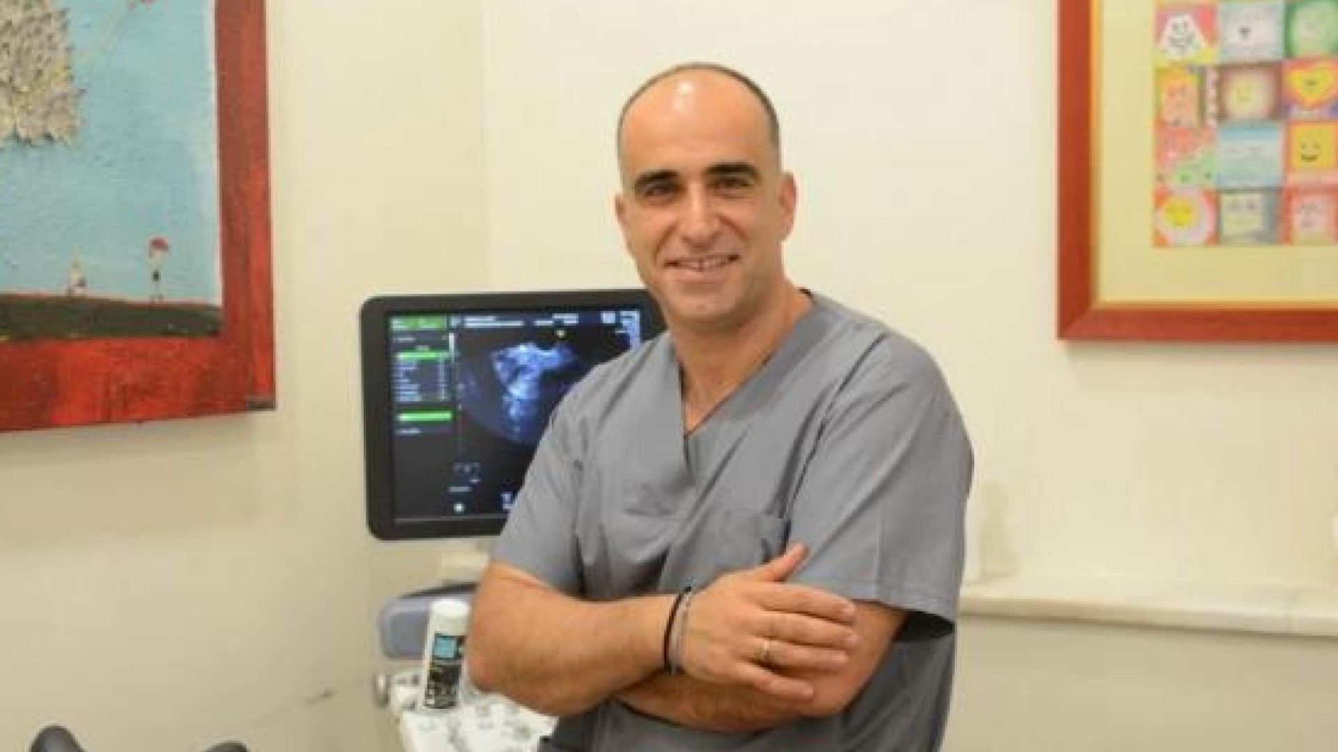 Ο Έλληνας επιστήμονας που επανέφερε τη γονιμότητα σε γυναίκες που έχουν μπει στην εμμηνόπαυση