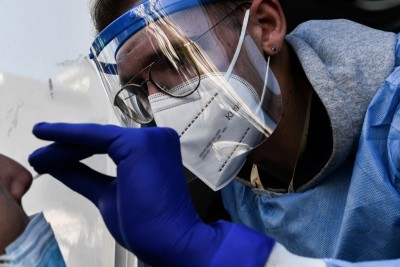 Covid-19: 12.537 κρούσματα σήμερα και 96 διασωληνωμένοι