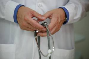 Αγρίνιο: Ασύλληπτη οικογενειακή τραγωδία - Γρίπη σκότωσε μάνα και κόρη - Πέθανε κι ο πατέρας από καημό