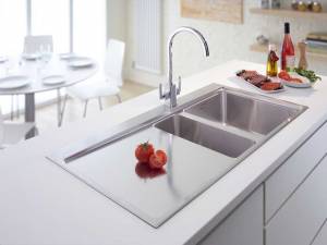 Τα καλύτερα tips για να διώξετε τα άλατα από το μπάνιο και την κουζίνα