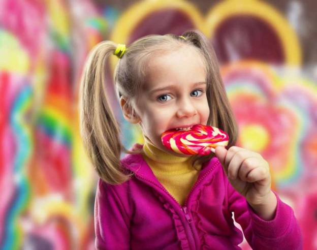 Εύκολοι τρόποι για να μειώσετε τη ζάχαρη που καταναλώνει το παιδί σας