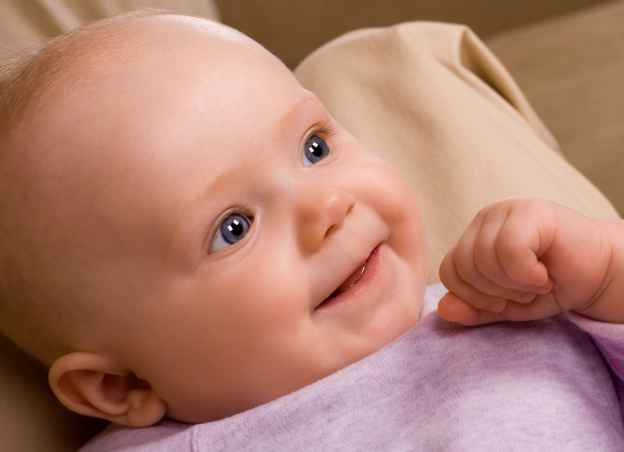 Πιπιλάει το δάχτυλό του; πως θα κόψει αυτή τη συνήθεια;