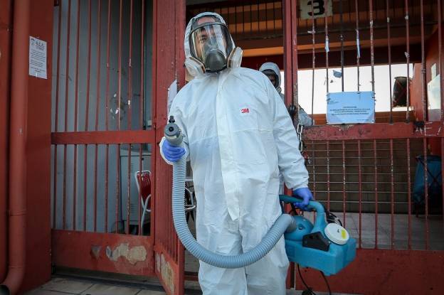 Γιατί έκλεισαν τα σχολεία αν τα παιδιά είναι η ομάδα που κινδυνεύει λιγότερο;