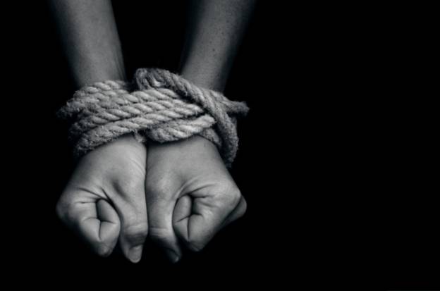 5 σημάδια συναισθηματικής κακοποίησης που πρέπει να σε βάλουν σε σκέψη