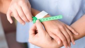 Από τον Ευαγγελισμό ξεκίνησε το «βραχιολάκι» για την ιχνηλάτηση ασθενών στις εφημερίες: Πώς θα λειτουργεί το νέο σύστημα