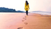 Τάσεις ευεξίας για το 2025: Τι είναι το “silent walking” και γιατί το δοκιμάζουν όλοι;